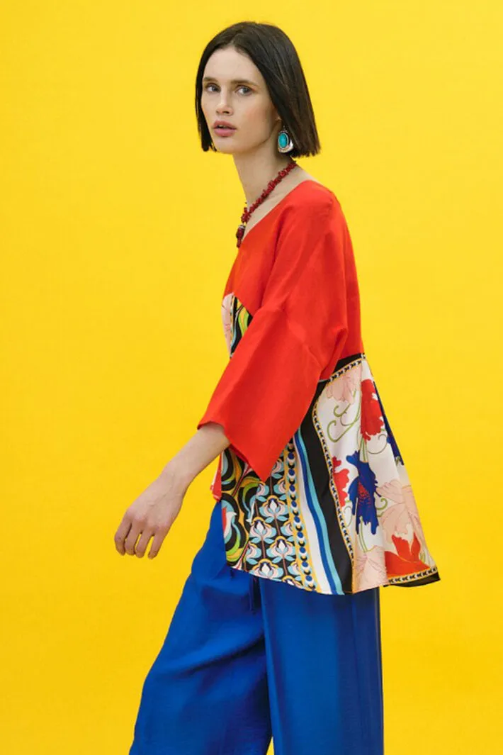Access Fashion 2161 Red V-Neck Contrast Print Blouse