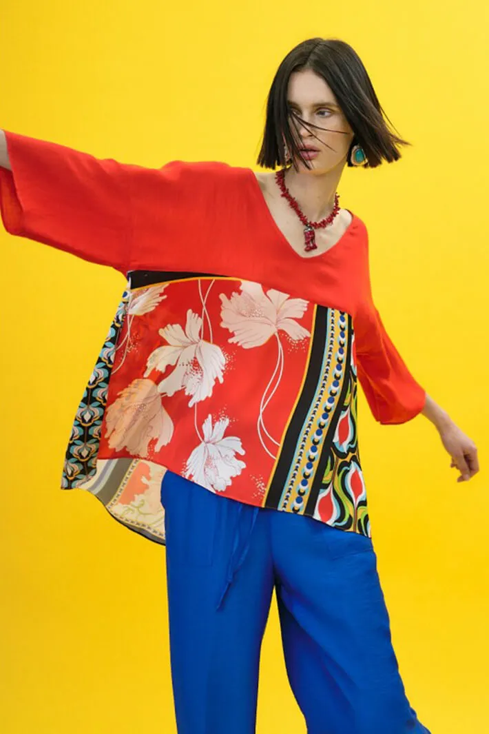 Access Fashion 2161 Red V-Neck Contrast Print Blouse