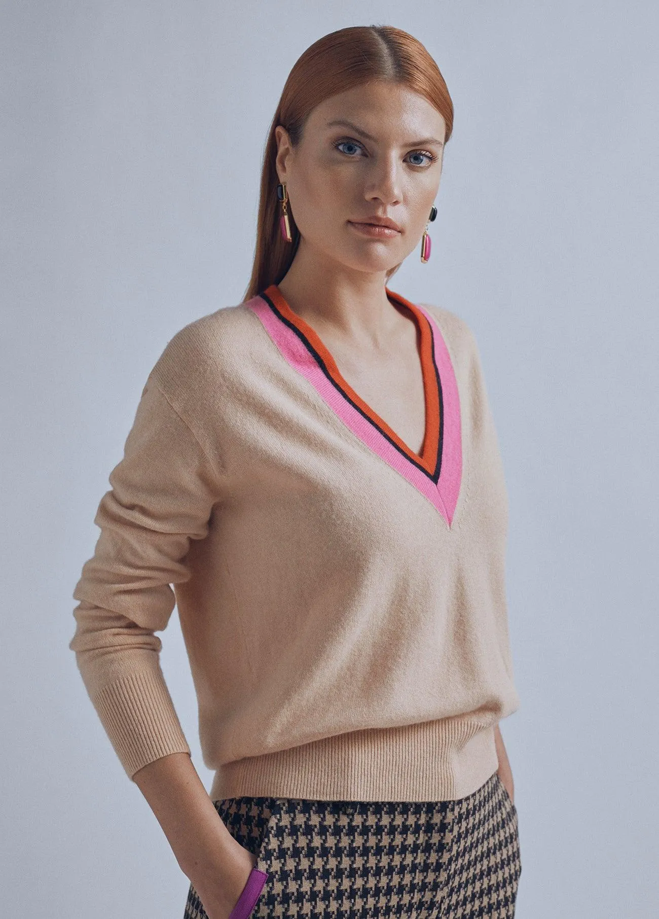 Contrast V-neck sweater