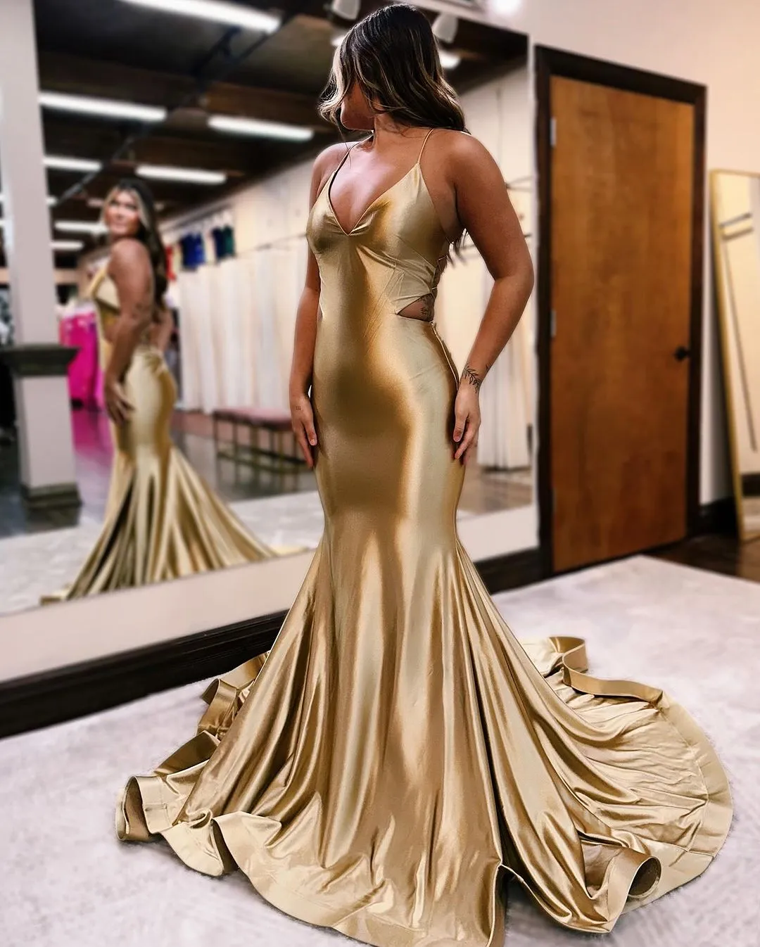 Elegant Long Mermaid V-neck Backless Formal Prom Dresses