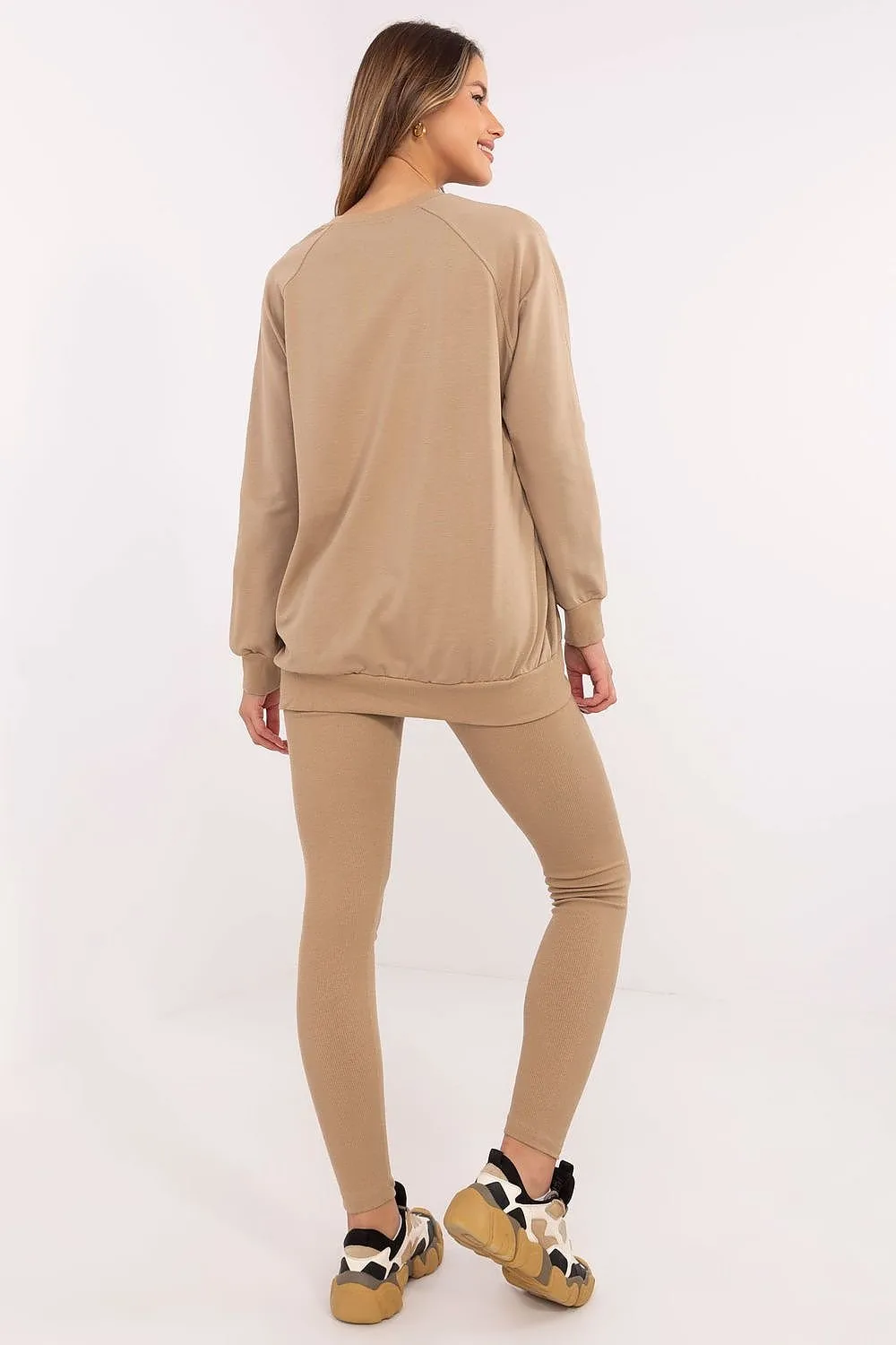 Elevate Comfort Set – Chic Sweatshirt & Leggings Duo