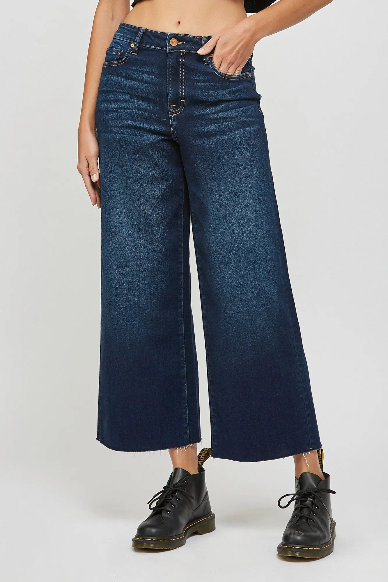 Hidden Jeans Cropped Wide Leg Jean