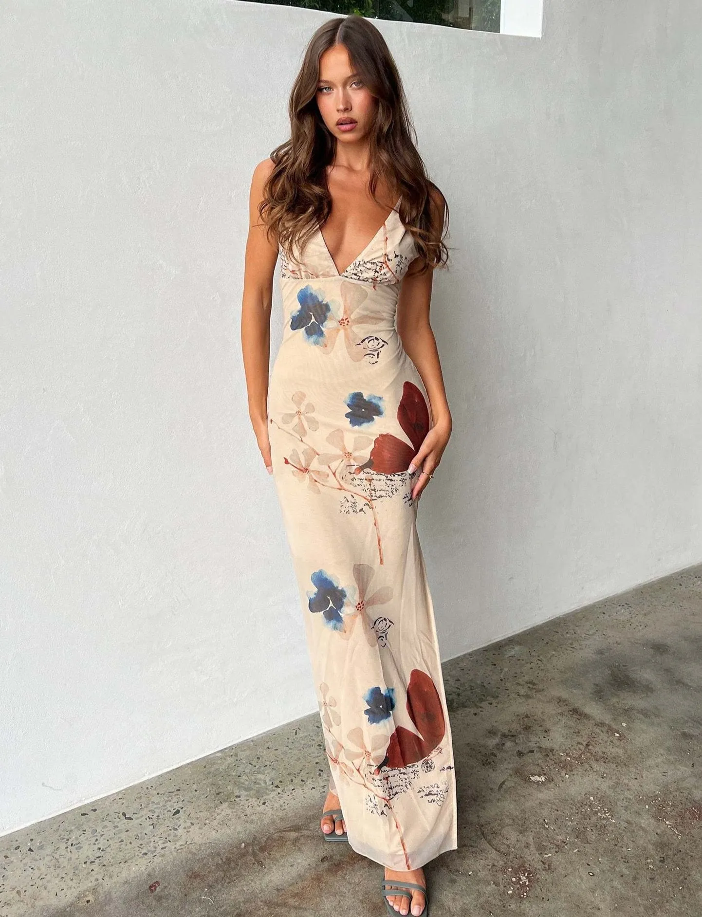 V-Neck Backless Butterfly Fit Long Dress